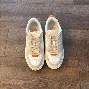 NWOT Le Tigre White Orange Platform Midtown Sneakers 1977 Sz 7 New w/out box